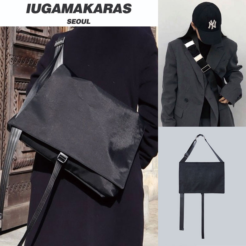 [IUGAMAKARAS] Two Buckle Square Bag ユニークファッション ストリート ショルダーバッグ ボディバッグ レディース メンズ 韓国ファッション