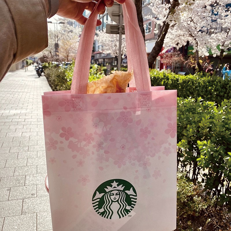新品未使用】starbucks 韓国限定 傘 渦巻く 2024 SAKURA 桜 新品未使用】starbucks 韓国限定 傘 渦巻く 2024 SAKURA 桜