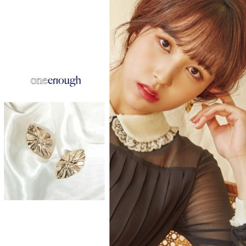 トゥワイス 着用 [one enough] Summer Leaf Earrings ピアス レディース メンズ 韓国ファッション